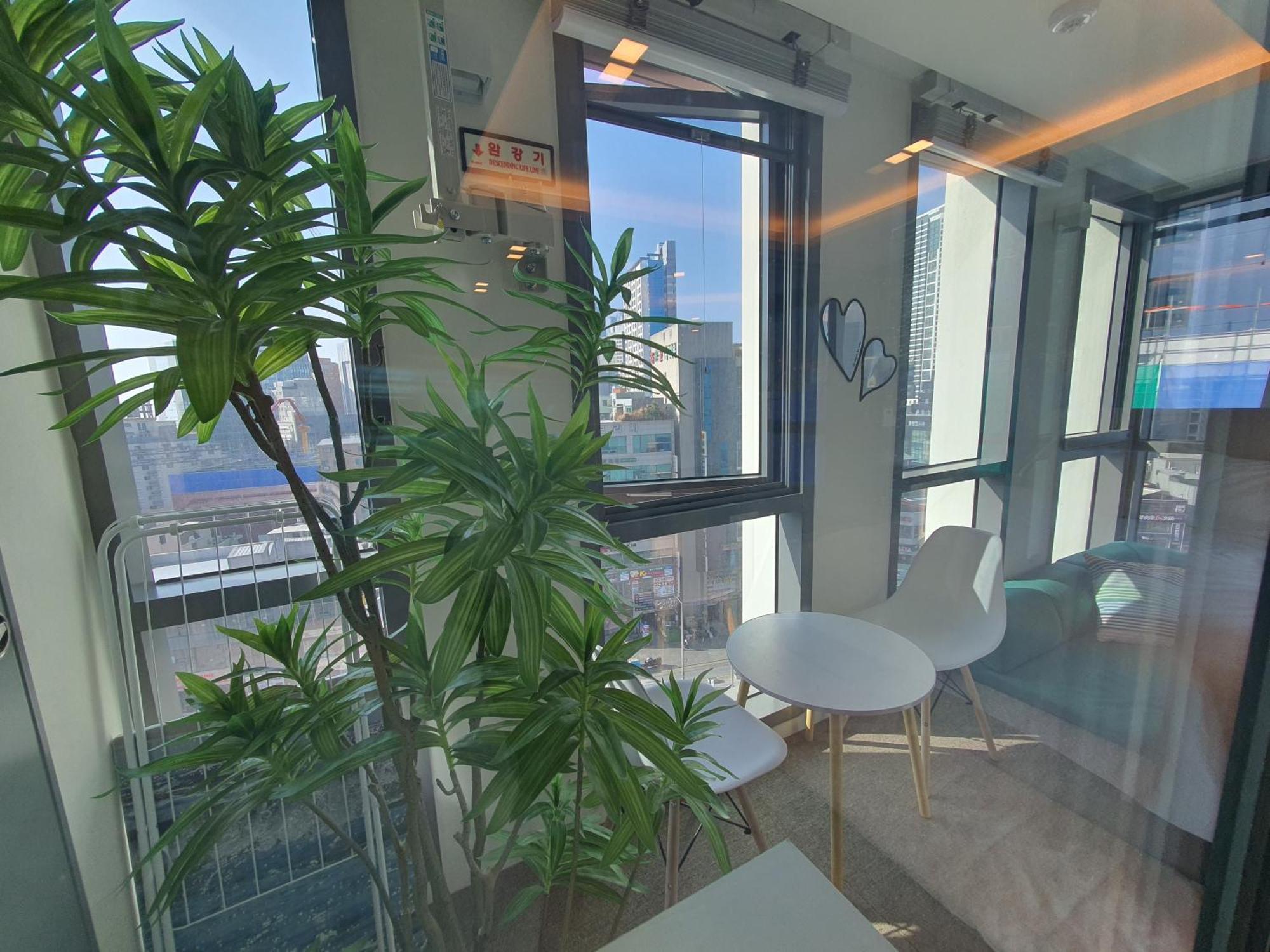 Haeundae Ocean Family Apartment Busan Bagian luar foto